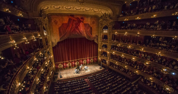 colon theather inside